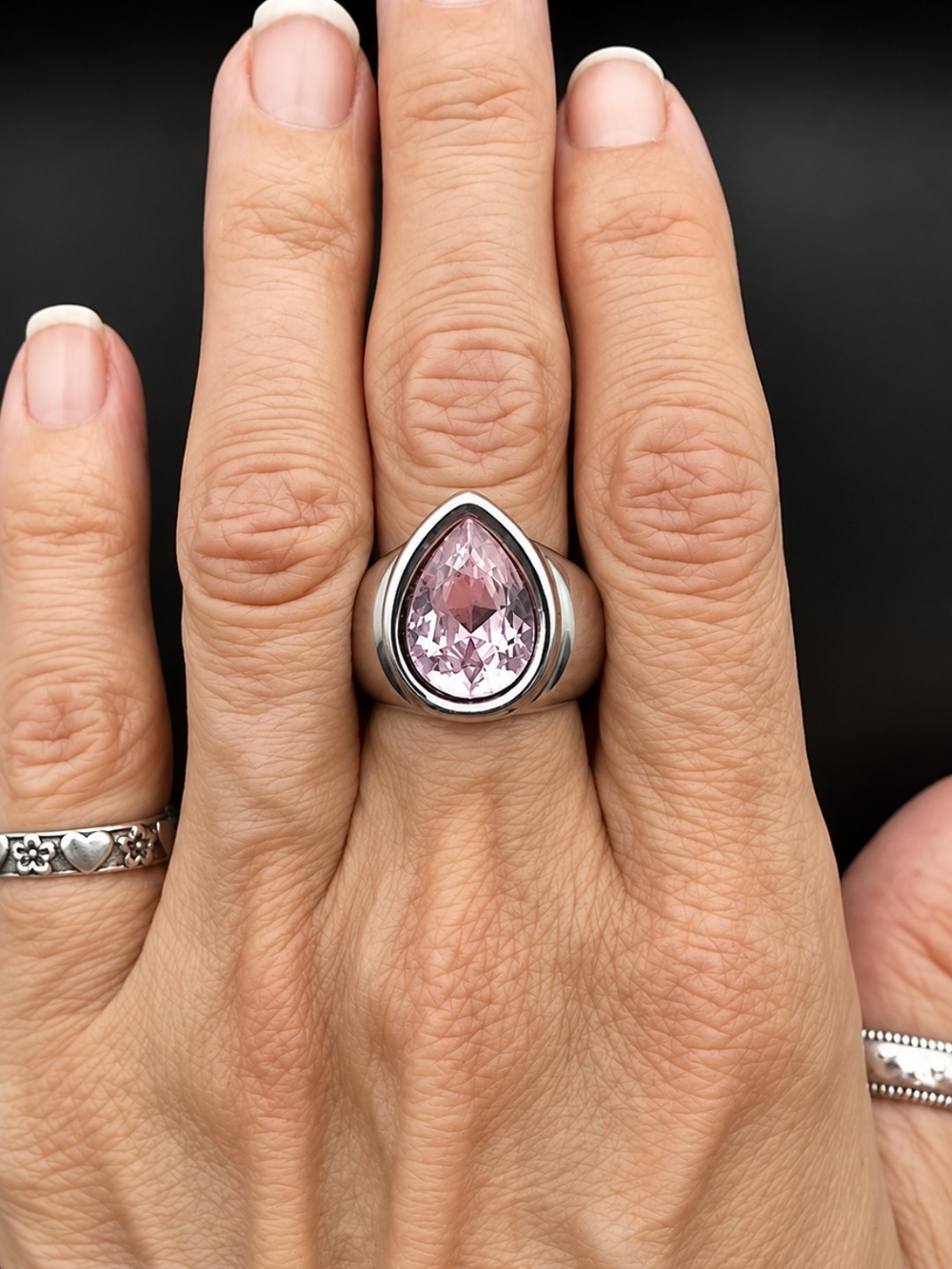 Modernist Style Ring - Picture 4 of 4